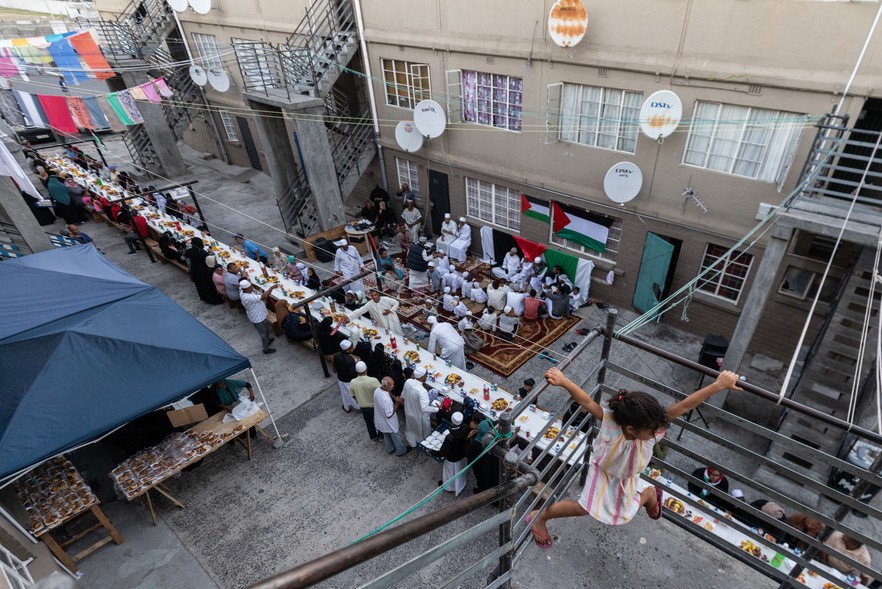 In Photos Iftaar Under The Washing Lines